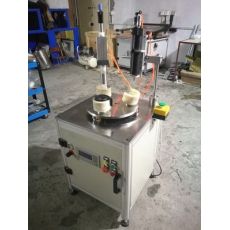 打膠機(jī)、喇叭涂膠機(jī)、涂膠機(jī)，三工位涂膠機(jī)，涂膠壓蓋一體機(jī)